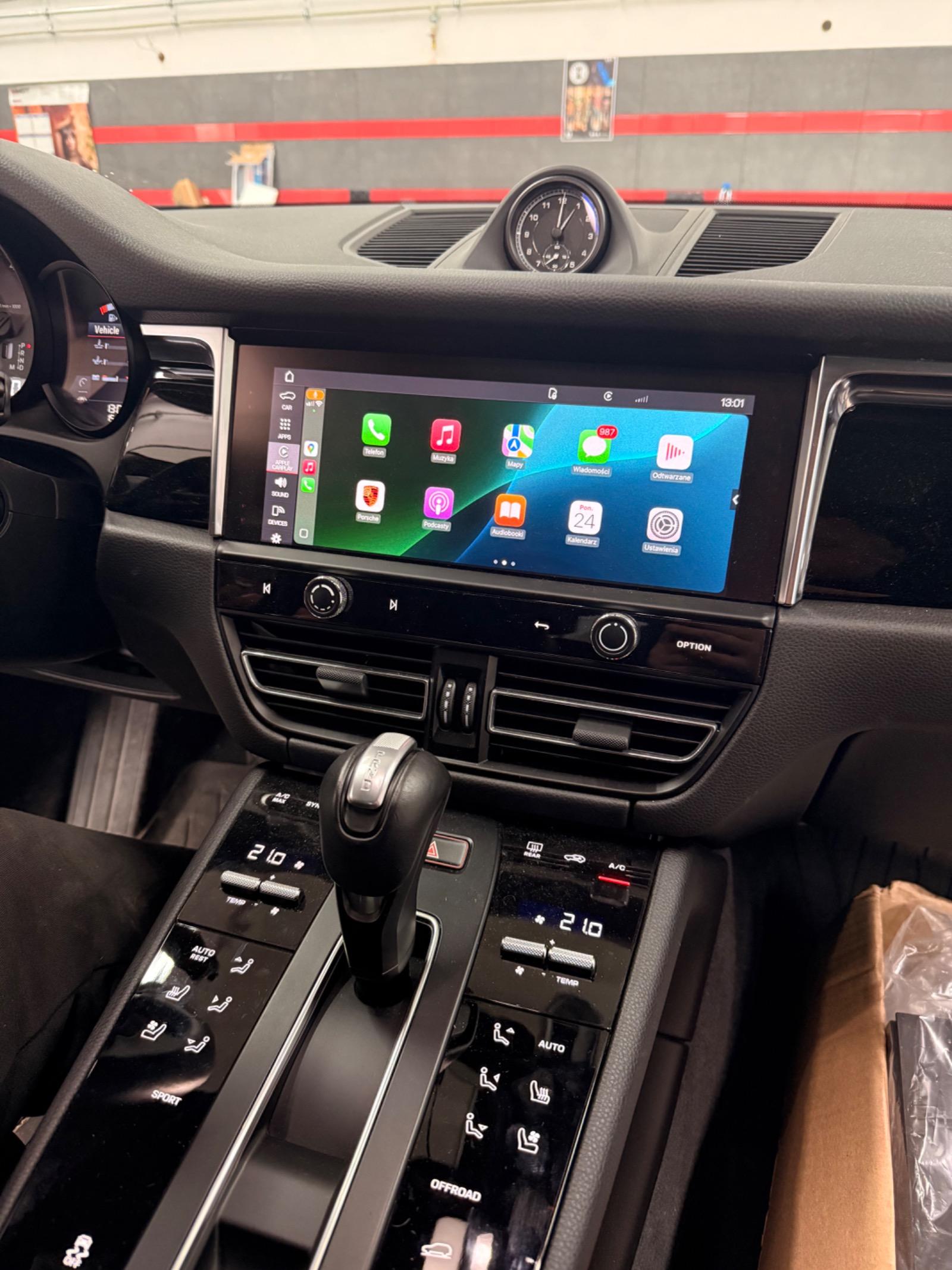 Aktywacja Full Screen CarPlay w Porsche Macan