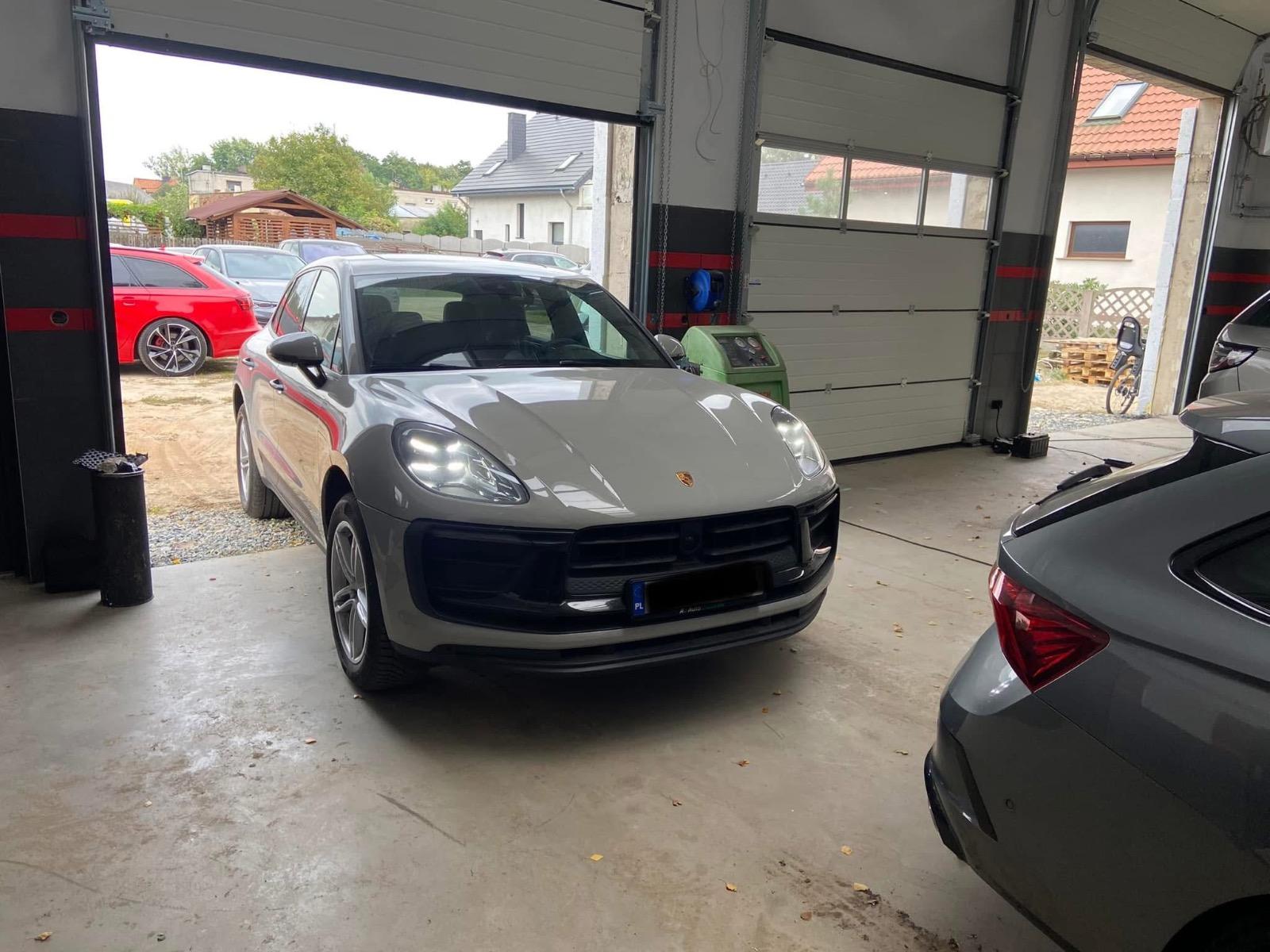 Konwersja USA Porsche Macan 2024r