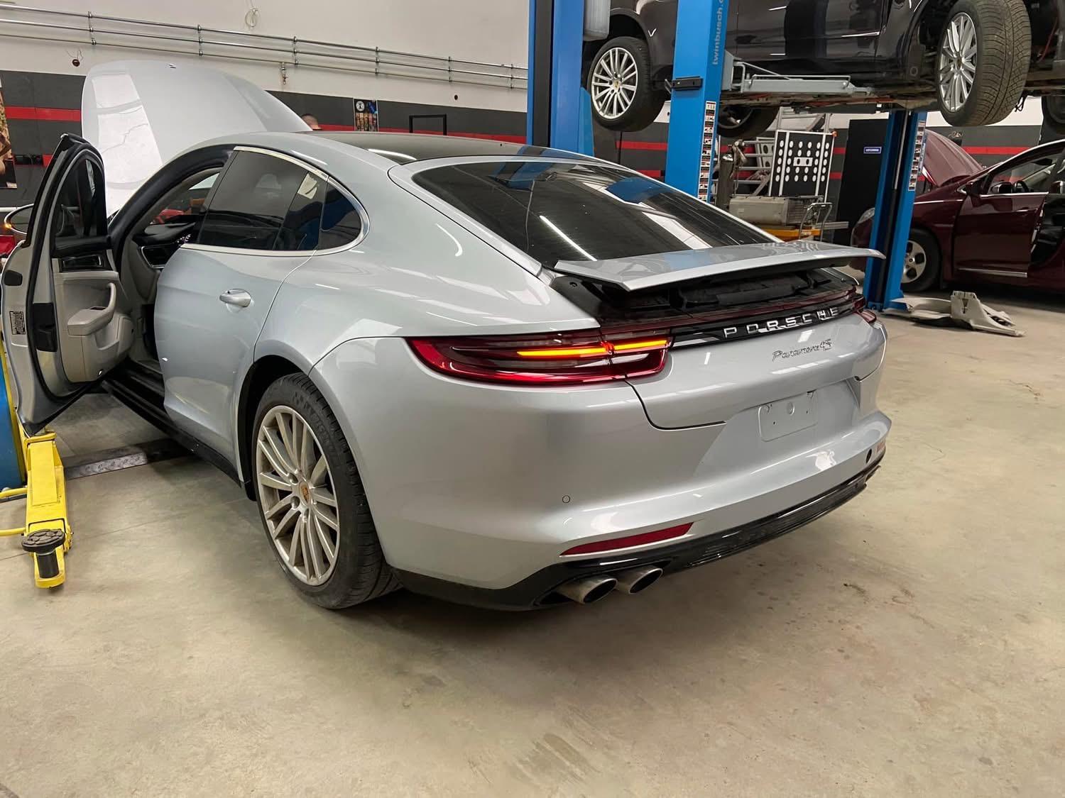 Konwersja USA Porsche Panamera 971